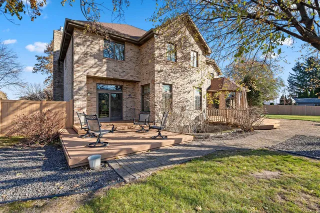 $699,900 | 3117 West Twin Willow Court, Appleton, WI 54914