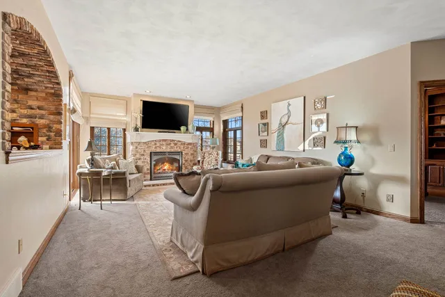 $699,900 | 3117 West Twin Willow Court, Appleton, WI 54914