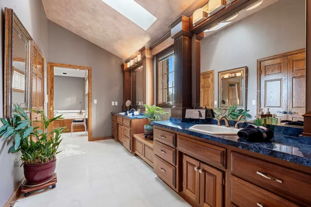 $699,900 | 3117 West Twin Willow Court, Appleton, WI 54914