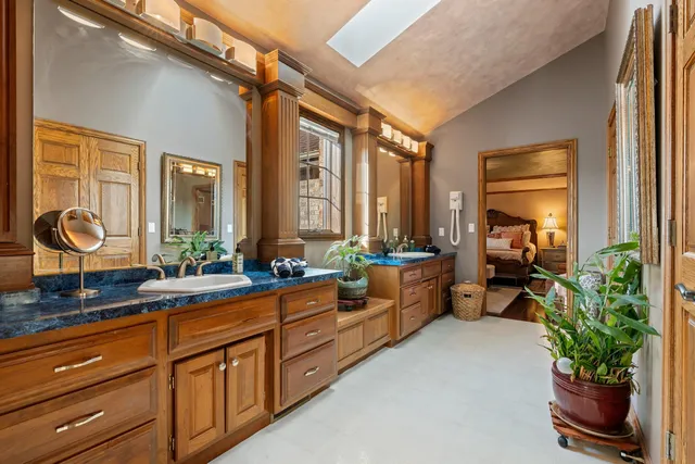 $699,900 | 3117 West Twin Willow Court, Appleton, WI 54914