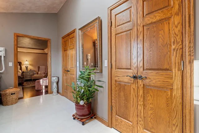 $699,900 | 3117 West Twin Willow Court, Appleton, WI 54914