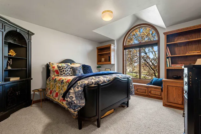 $699,900 | 3117 West Twin Willow Court, Appleton, WI 54914