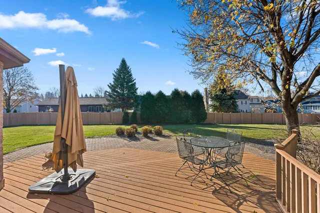 $699,900 | 3117 West Twin Willow Court, Appleton, WI 54914