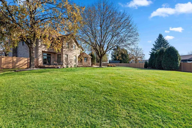 $699,900 | 3117 West Twin Willow Court, Appleton, WI 54914