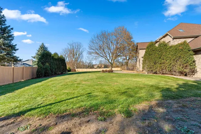 $699,900 | 3117 West Twin Willow Court, Appleton, WI 54914