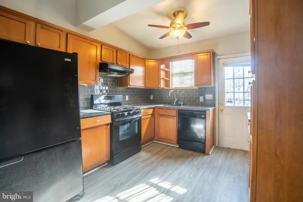 $4,150 | 1117 I Street Northeast, Washington, DC 20002