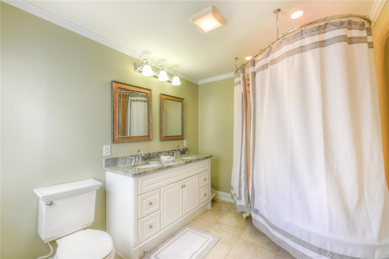 13779 Clayton Road Chesterfield, MO 63017 - Photo 16 of 21 Gallery Image 16