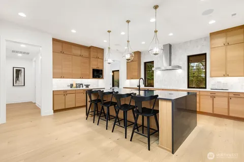 $5,199,000 | 4104 83rd Avenue Southeast, Mercer Island, WA 98040