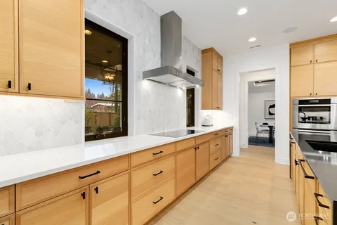 $5,199,000 | 4104 83rd Avenue Southeast, Mercer Island, WA 98040