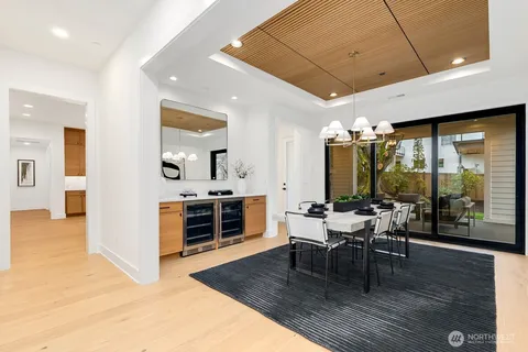 $5,199,000 | 4104 83rd Avenue Southeast, Mercer Island, WA 98040