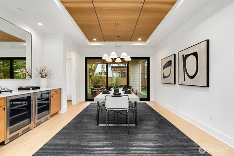 $5,199,000 | 4104 83rd Avenue Southeast, Mercer Island, WA 98040