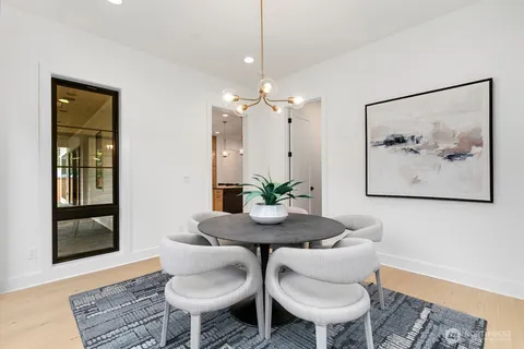 $5,199,000 | 4104 83rd Avenue Southeast, Mercer Island, WA 98040