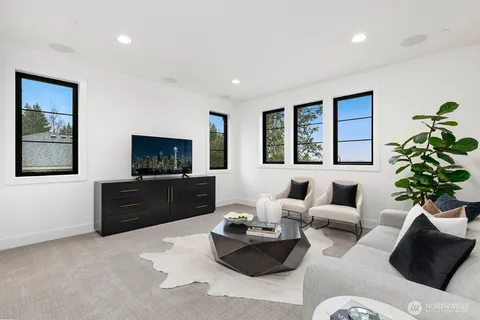 $5,199,000 | 4104 83rd Avenue Southeast, Mercer Island, WA 98040