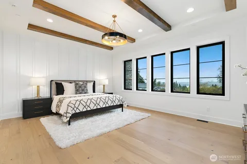 $5,199,000 | 4104 83rd Avenue Southeast, Mercer Island, WA 98040