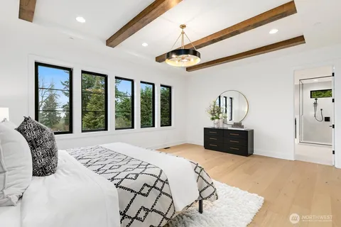 $5,199,000 | 4104 83rd Avenue Southeast, Mercer Island, WA 98040