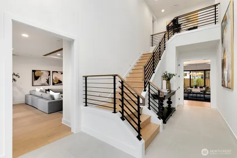 $5,199,000 | 4104 83rd Avenue Southeast, Mercer Island, WA 98040