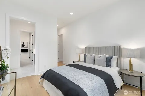 $5,199,000 | 4104 83rd Avenue Southeast, Mercer Island, WA 98040