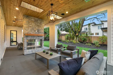 $5,199,000 | 4104 83rd Avenue Southeast, Mercer Island, WA 98040