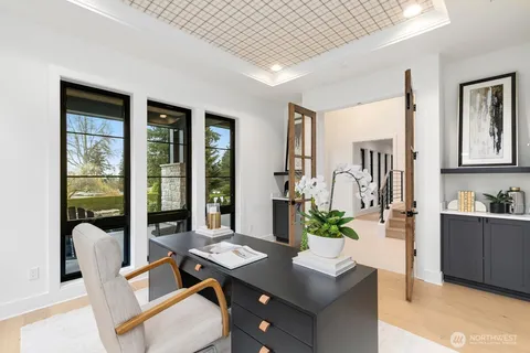 $5,199,000 | 4104 83rd Avenue Southeast, Mercer Island, WA 98040