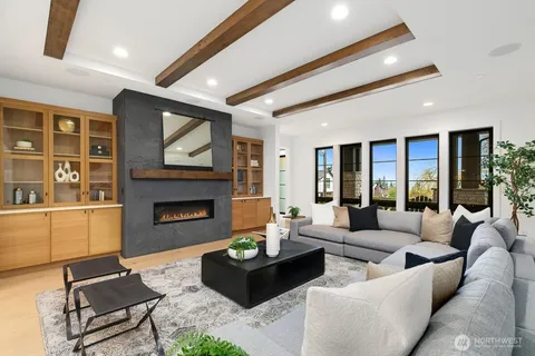 $5,199,000 | 4104 83rd Avenue Southeast, Mercer Island, WA 98040