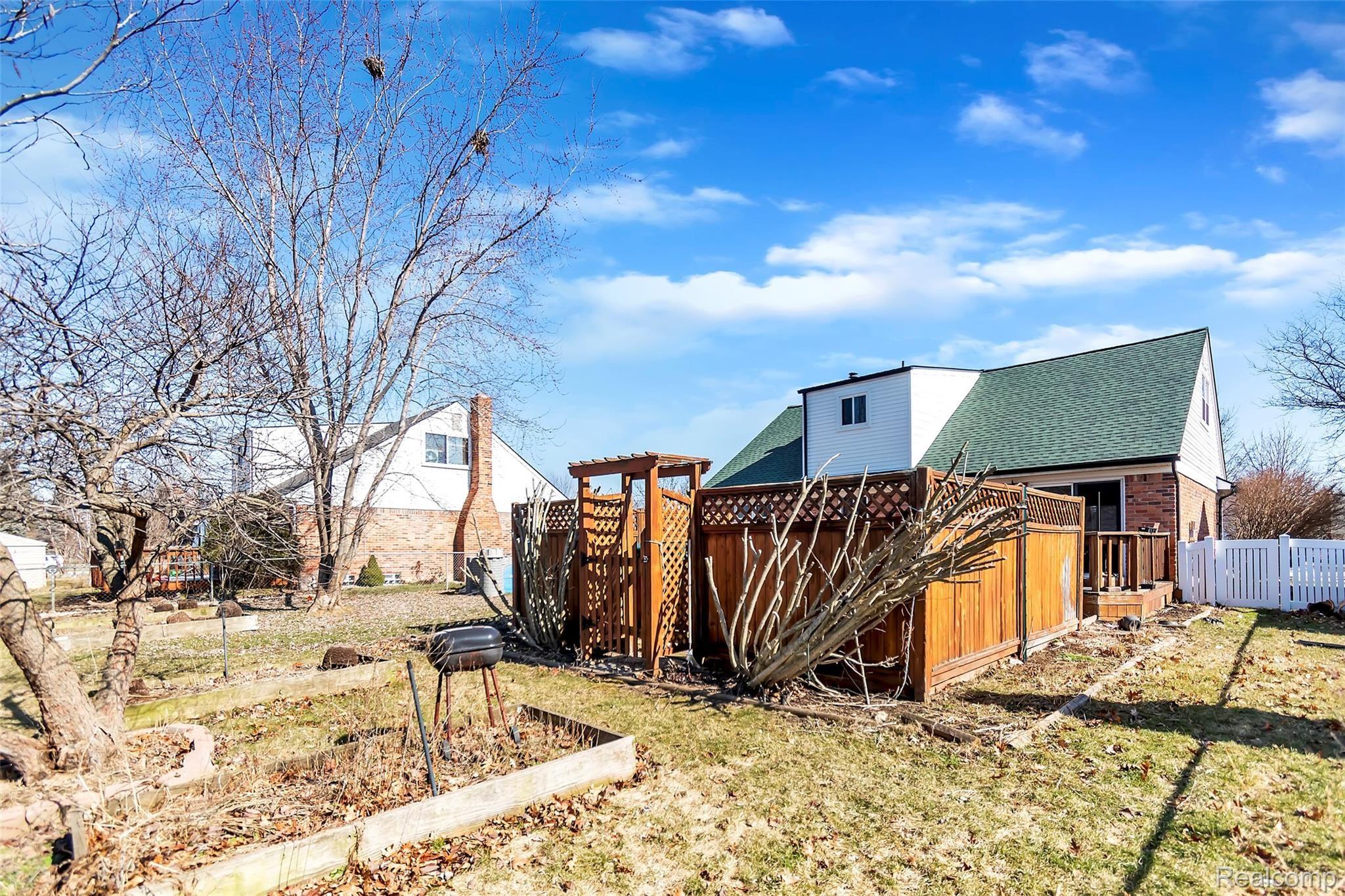1886 Rector Court Canton, MI 48188 - Photo 28 of 35 1886-Rector-Ct-WindowStill-Real-Estate-Photography-42.jpg