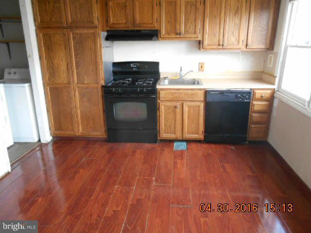 4445 Norfen Road Baltimore, MD 21227 - Photo 3 of 11 Kitchen