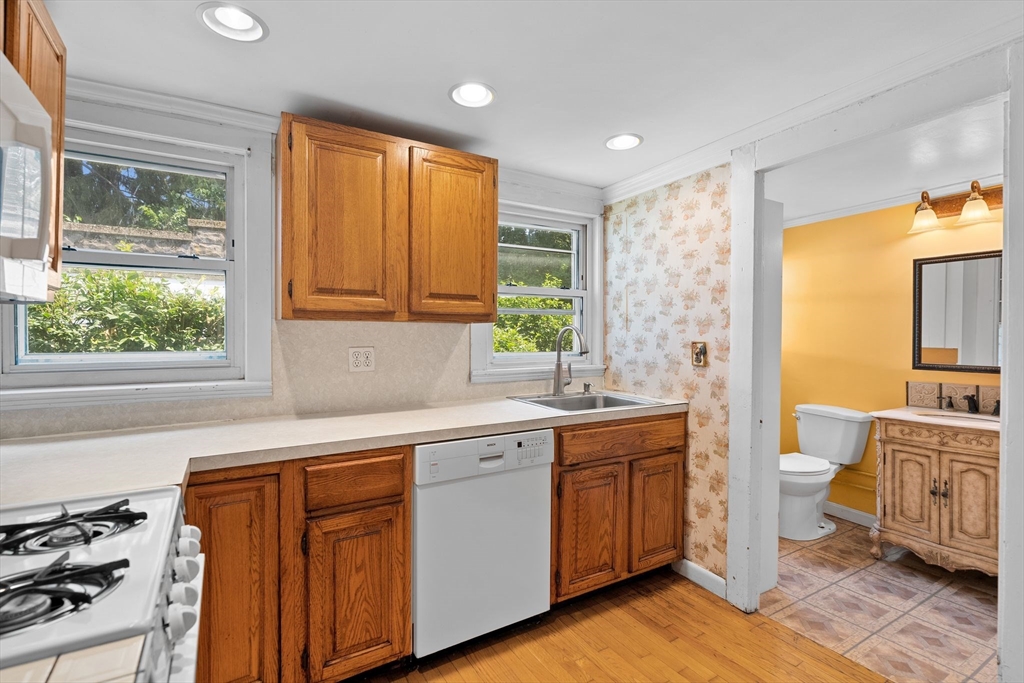 22-24 Greenview Avenue Boston, MA 02130 - Photo 19 of 41