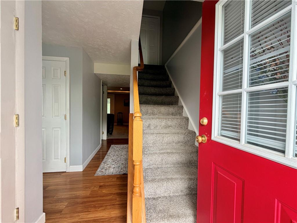 319 Hunting Creek Road Canonsburg, PA 15317 - Photo 4 of 31