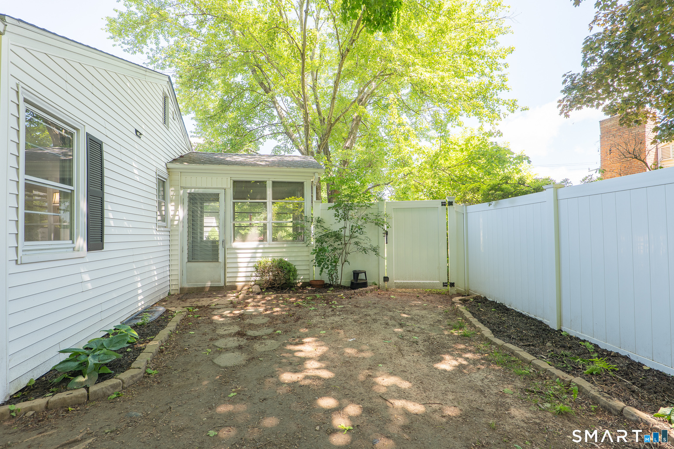 28 Garella Road Bethel, CT 06801 - Photo 7 of 40