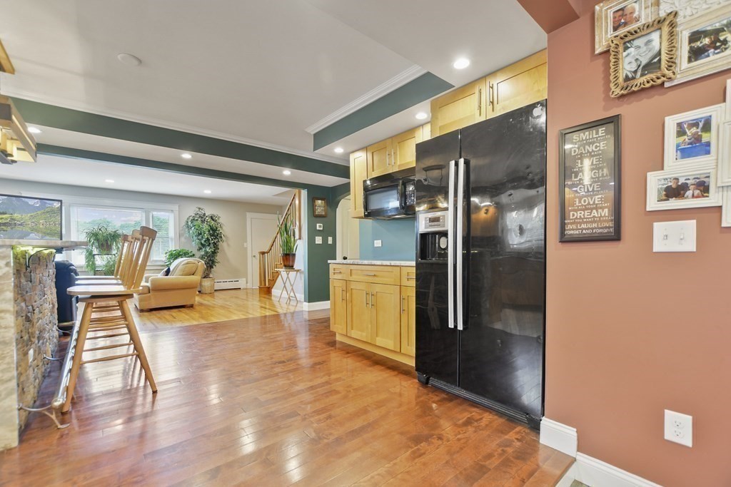 44 Ray Street Webster, MA 01570 - Photo 8 of 35 Gallery Image 8