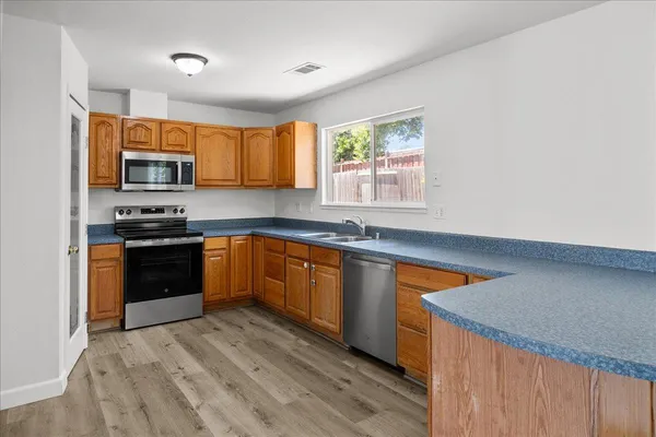 $589,000 | 1183 Sultana Drive, Tracy, CA 95376