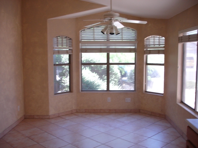 4811 East Mossman Road Phoenix, AZ 85054 - Photo 3 of 11 Breakfast Nook