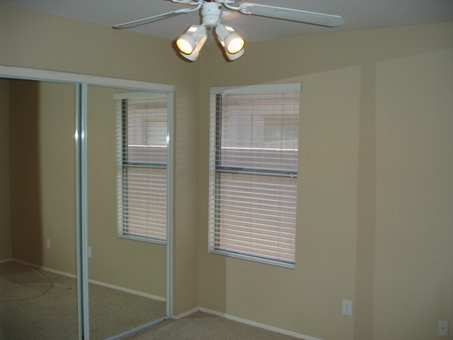 4811 East Mossman Road Phoenix, AZ 85054 - Photo 9 of 11 Bed 2