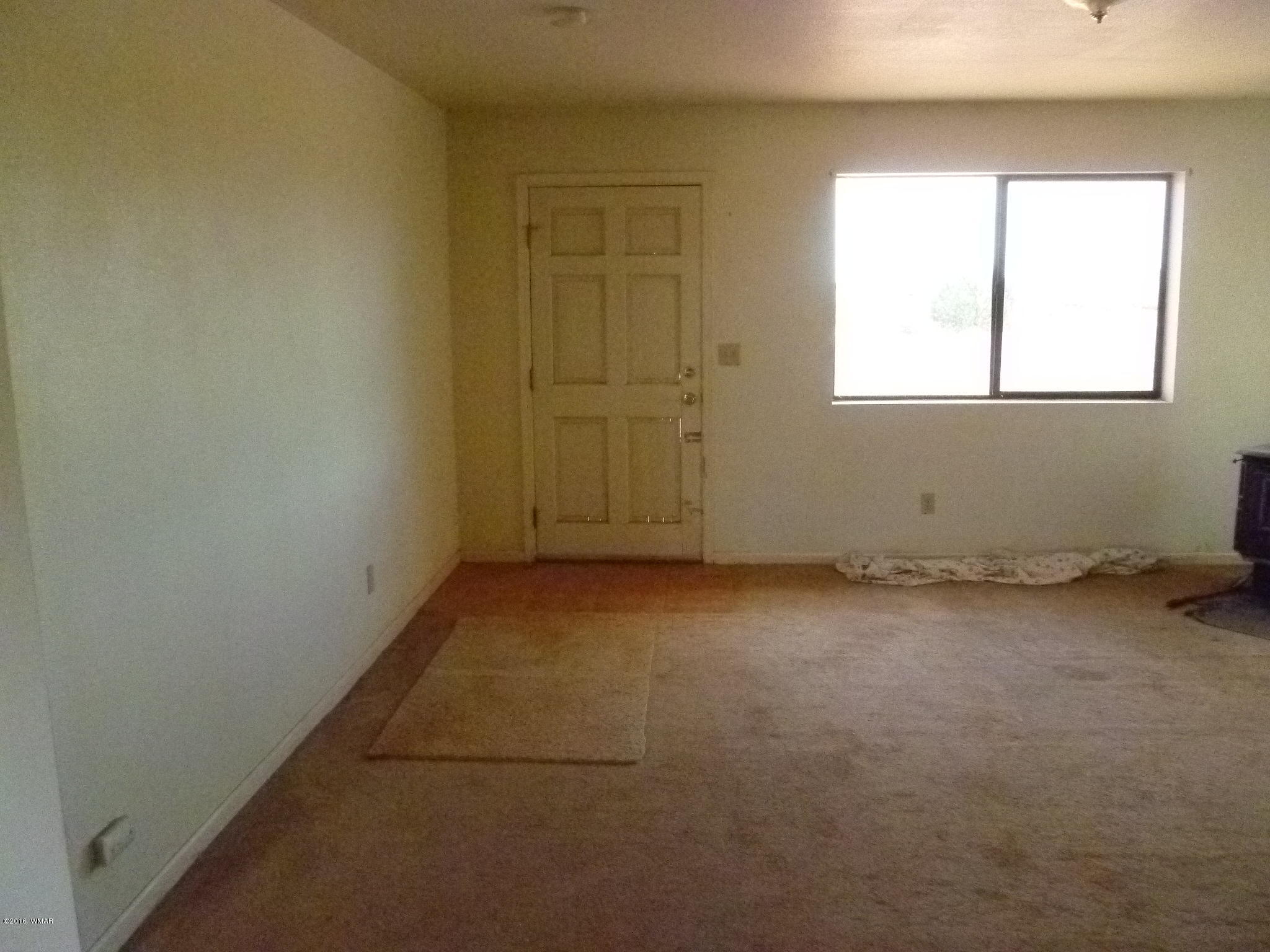 5218 Longhorn Road Snowflake, AZ 85937 - Photo 9 of 41 an empty room with windows