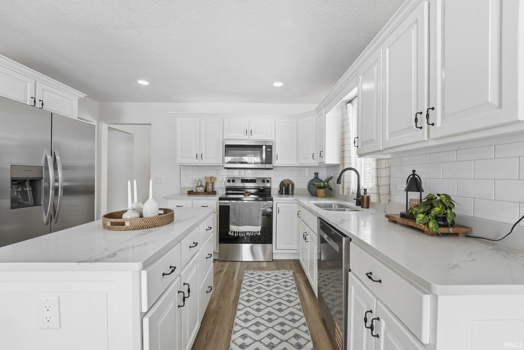 9818 Sea View Cove Fort Wayne, IN 46835 - Photo 7 of 36