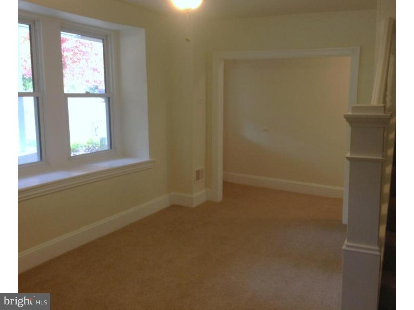 102 Mill Road Norristown, PA 19401 - Photo 3 of 24 Living Room