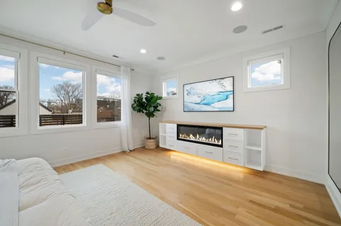 $1,895,000 | 2042 North Honore Street, Chicago, IL 60614