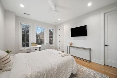 $1,895,000 | 2042 North Honore Street, Chicago, IL 60614