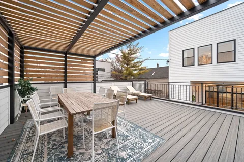 $1,895,000 | 2042 North Honore Street, Chicago, IL 60614