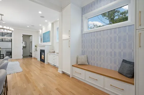 $1,895,000 | 2042 North Honore Street, Chicago, IL 60614