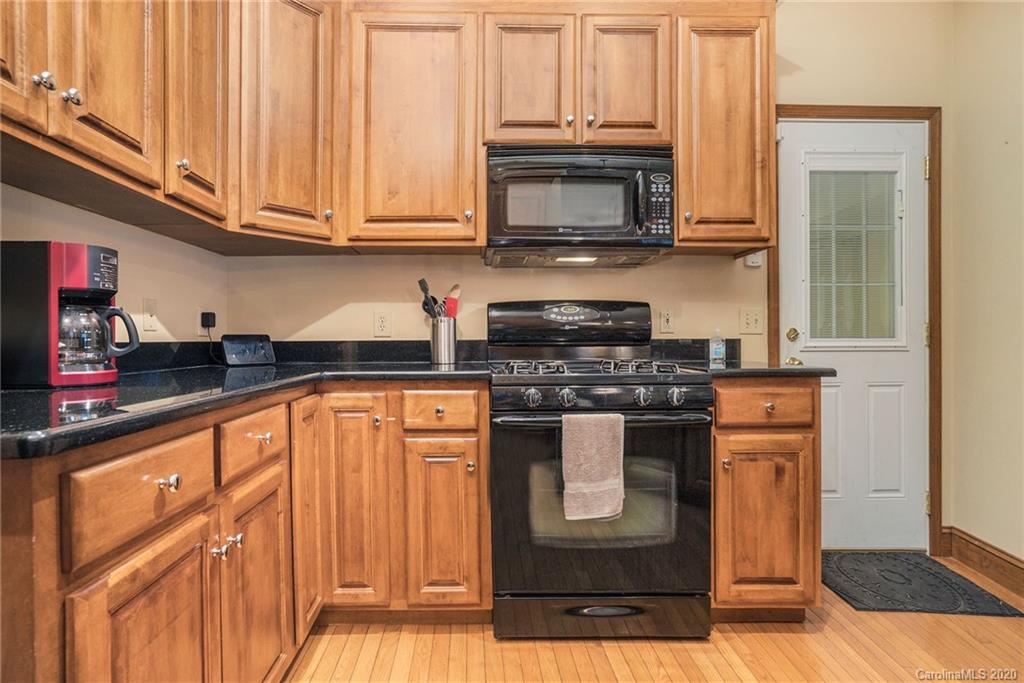 440 Alexander Street Matthews, NC 28105 - Photo 4 of 41
