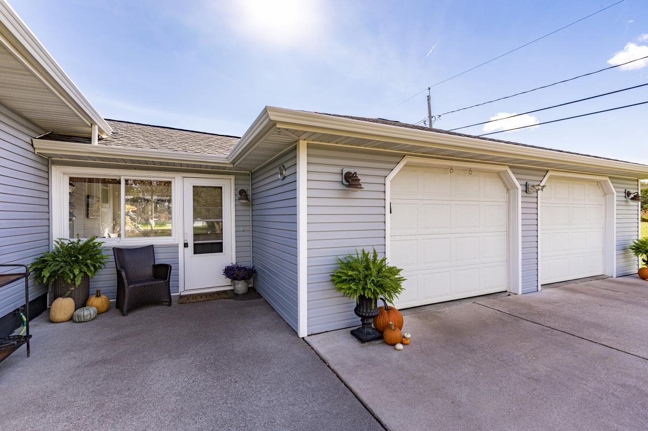 804 15th Avenue East Superior, WI 54880 - Photo 3 of 47