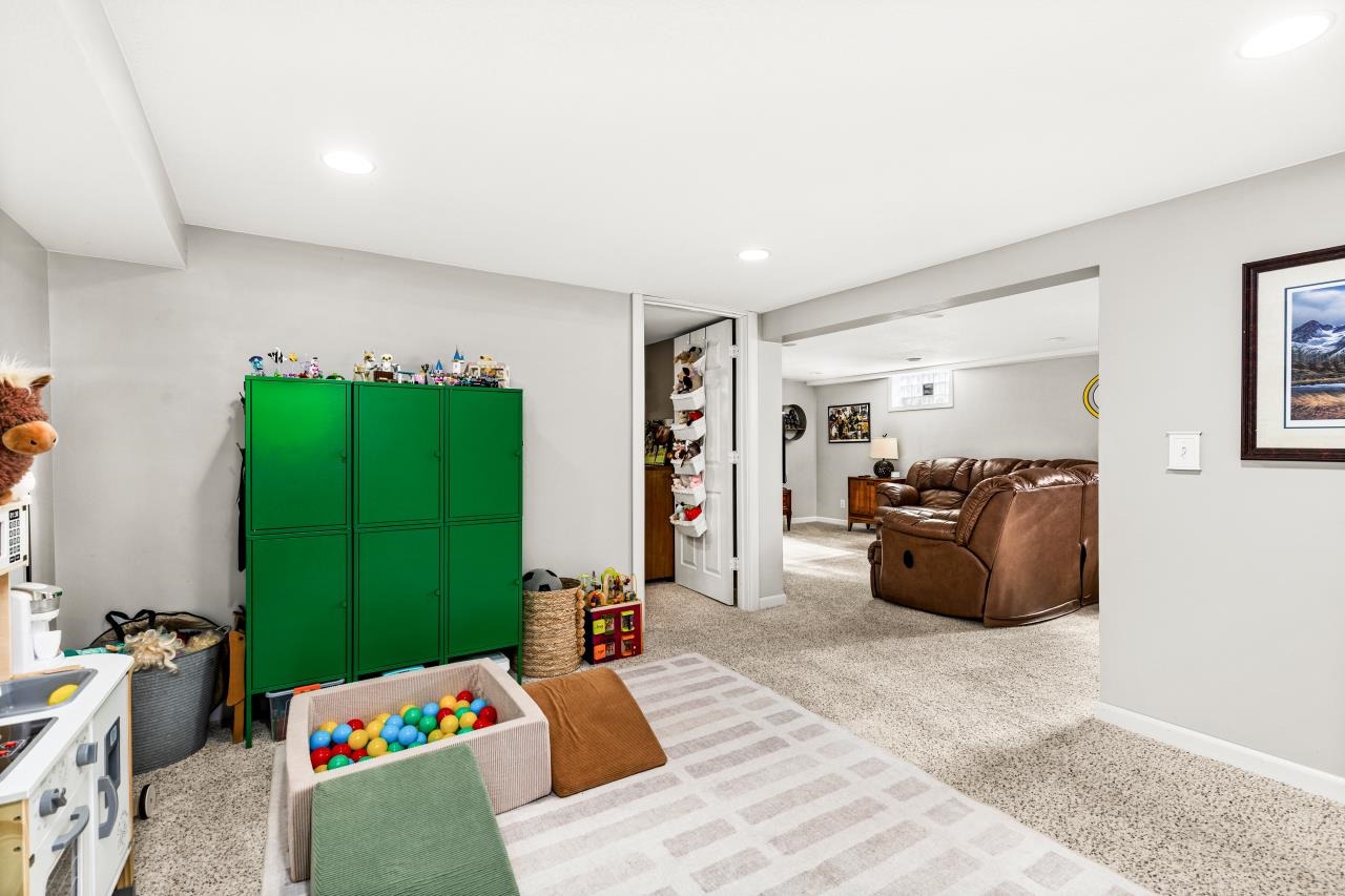 804 15th Avenue East Superior, WI 54880 - Photo 31 of 47