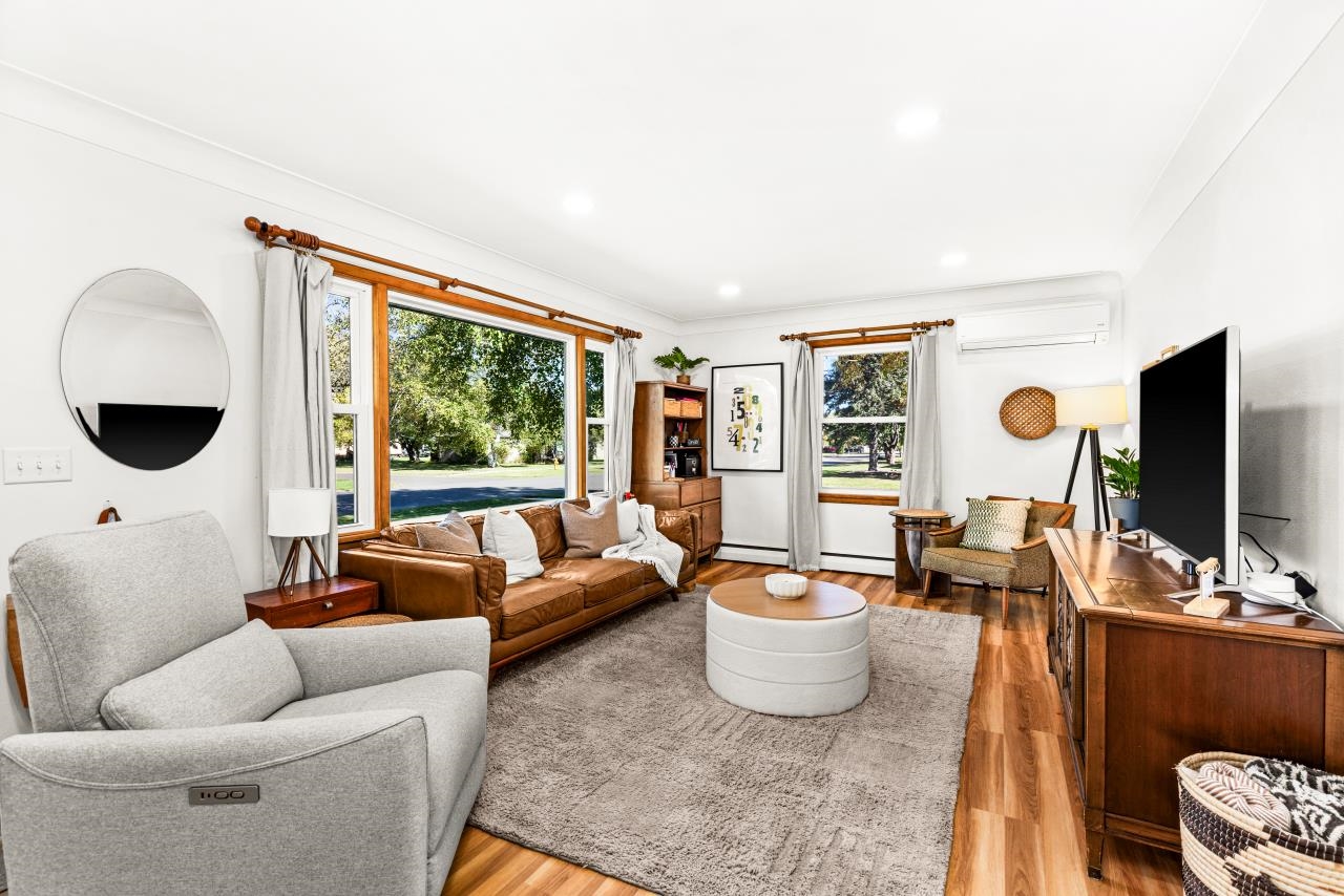 804 15th Avenue East Superior, WI 54880 - Photo 4 of 47