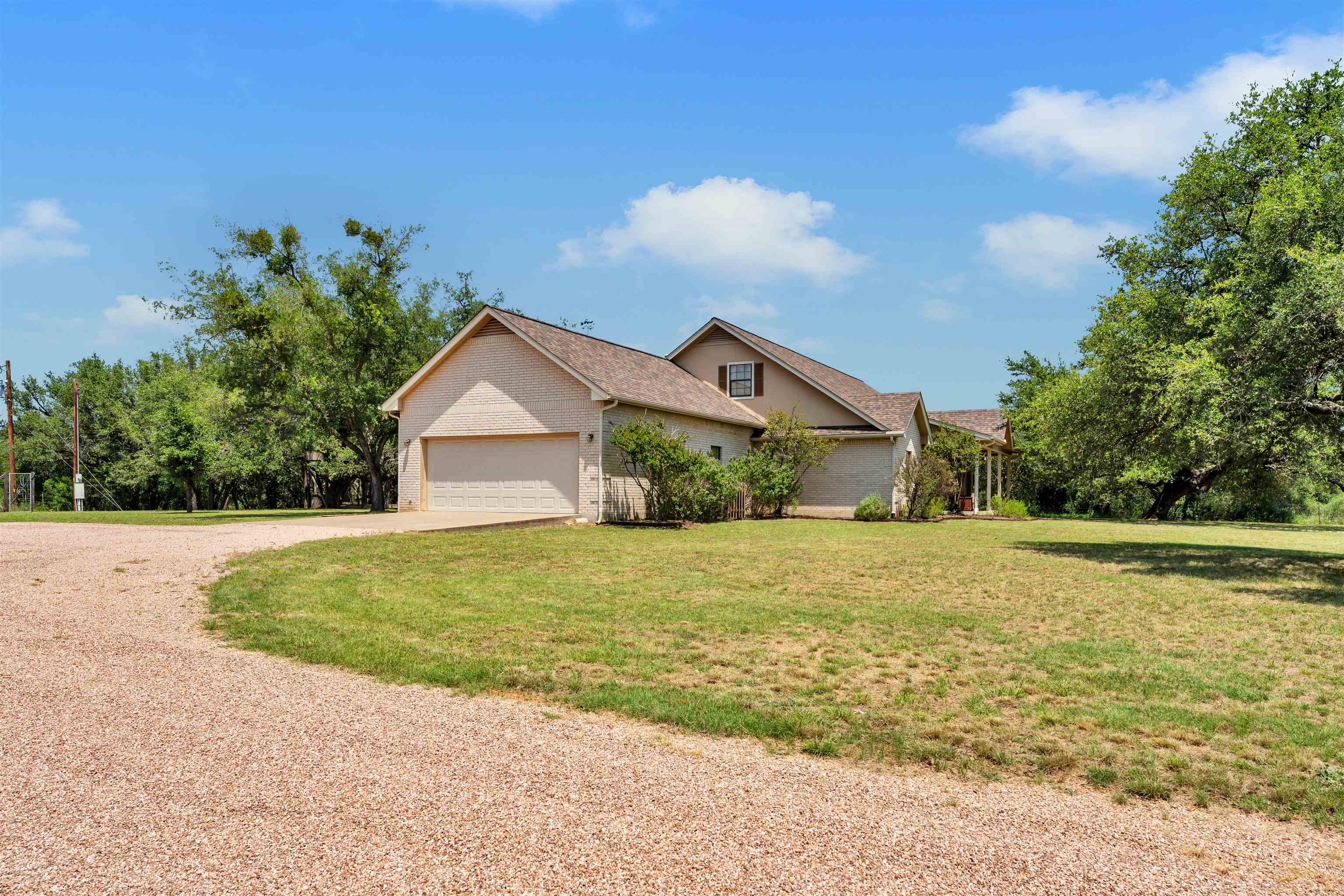 627 Ranch Road 2323 Llano, TX 78643 - Photo 33 of 44
