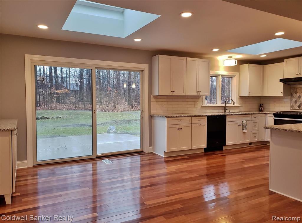 40241 Fairway Road Northville, MI 48167 - Photo 10 of 26