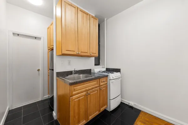 $2,850 | 323 East 90th Street, Unit 1FE | Upper East Side