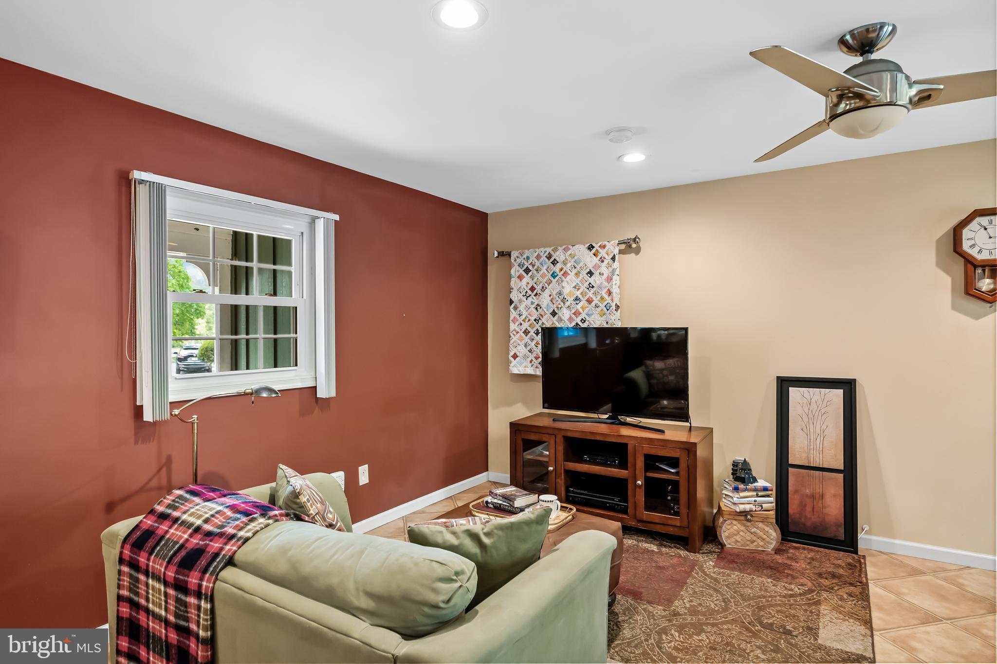 24 Forestview Place Willingboro, NJ 08046 - Photo 20 of 42 Family Room