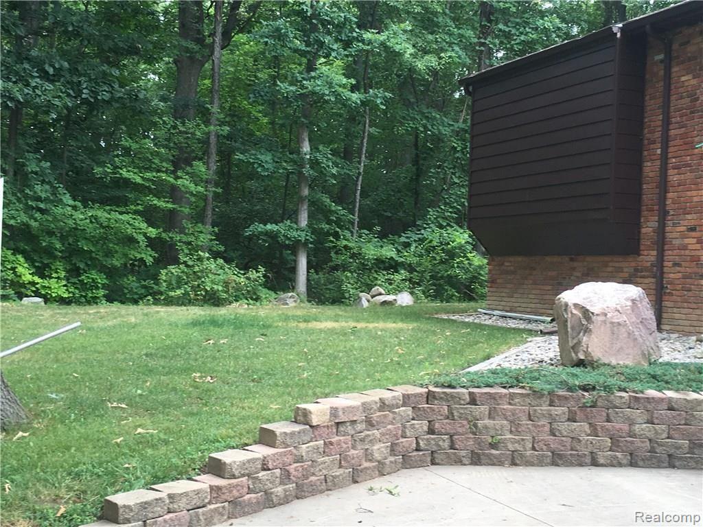 11273 Runyan Lake Road Fenton, MI 48430 - Photo 5 of 26