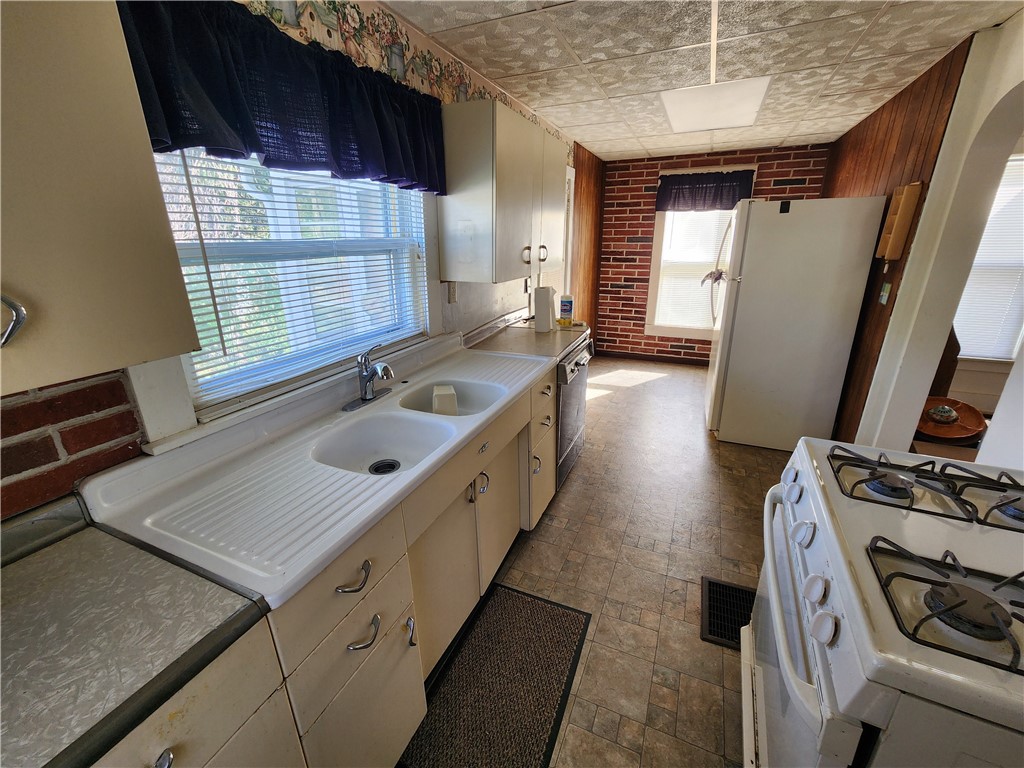 184 North Main Street Perry, NY 14530 - Photo 9 of 22